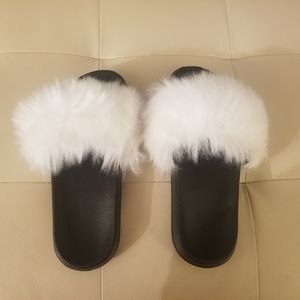 Faux fur Slides - White Size 9
